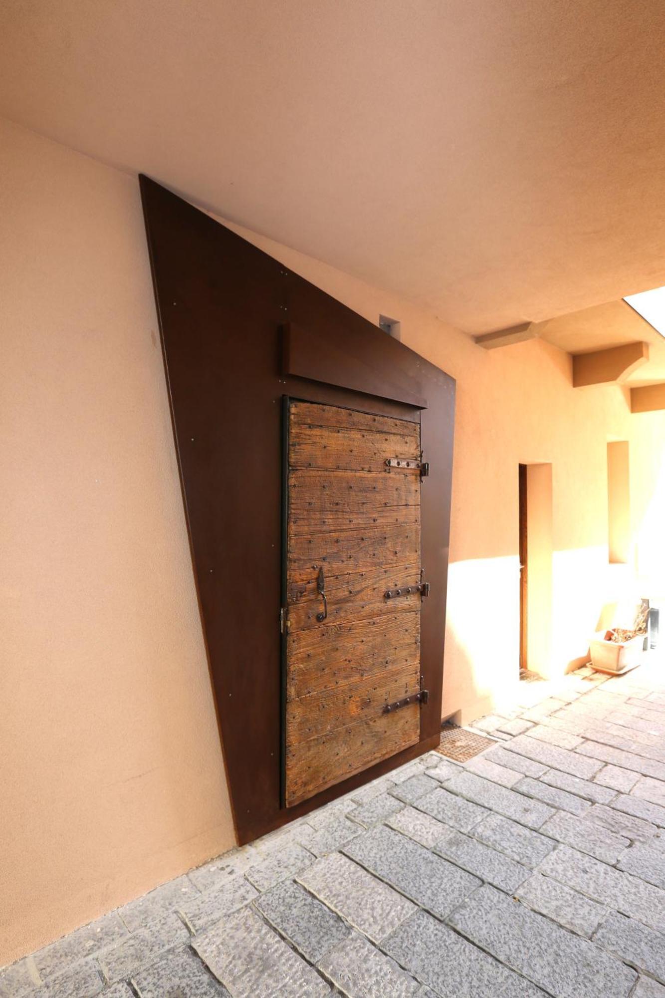 L'Abri En Ville - Parcheggio Privato A 100 Mt Ed Accesso Con Auto Nell'Area Pedonale アオスタ エクステリア 写真